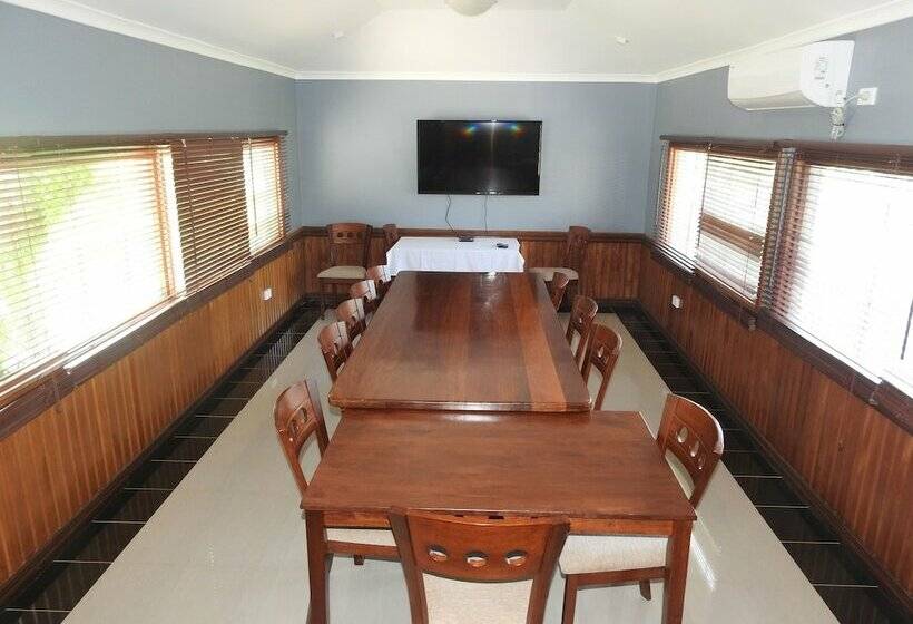 호텔 Renaissance Lodgeplus