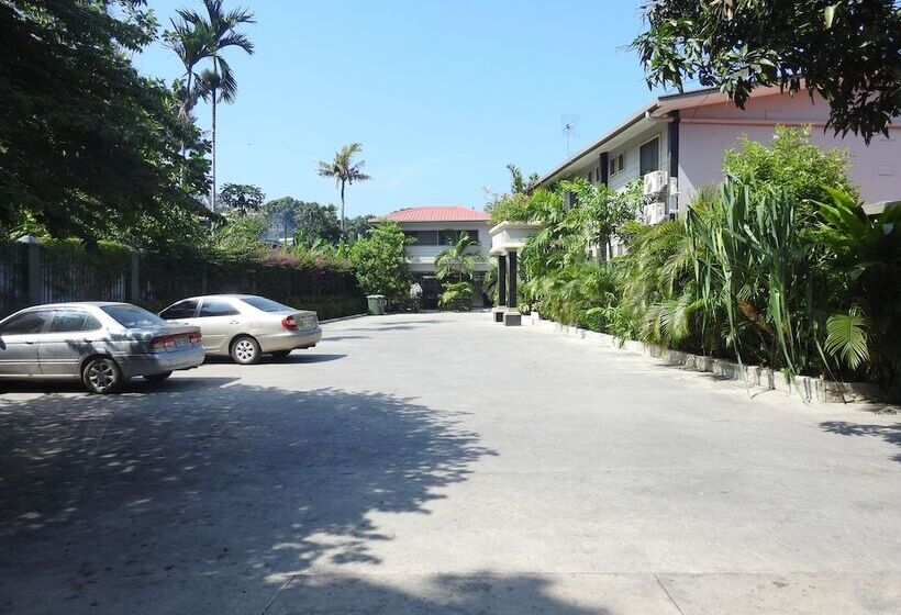 호텔 Renaissance Lodgeplus