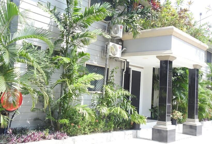 هتل Renaissance Lodgeplus