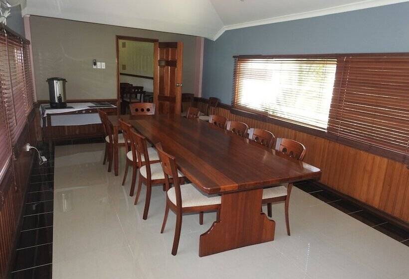 호텔 Renaissance Lodgeplus