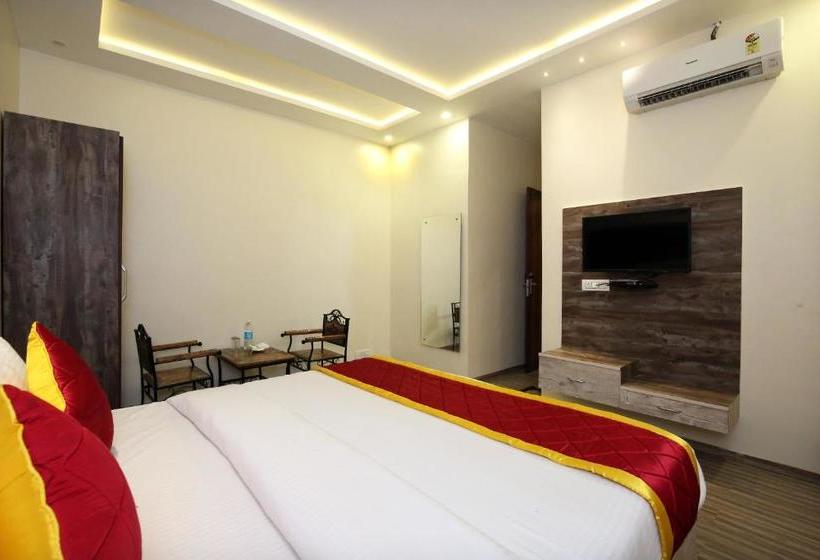 فندق Royal Woods