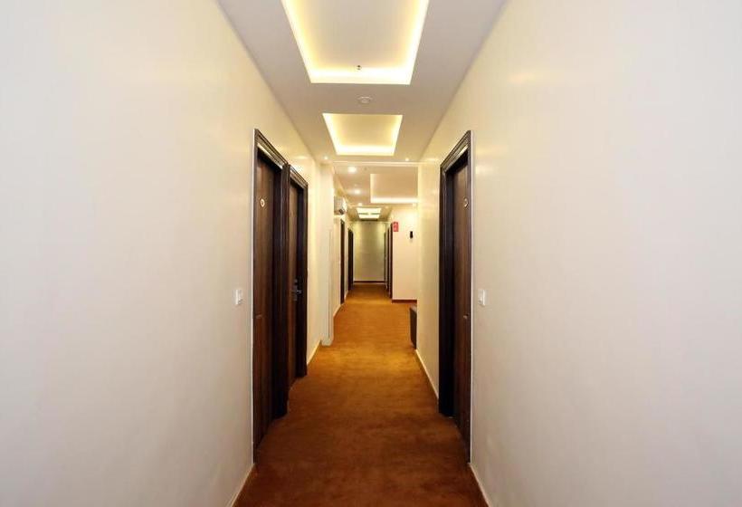 فندق Royal Woods