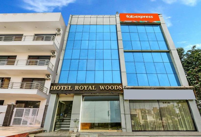 فندق Royal Woods