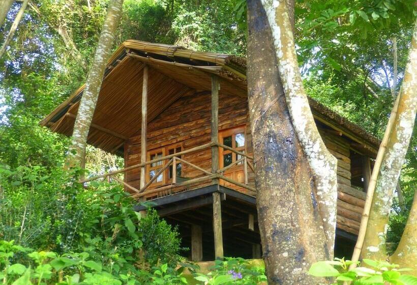 هتل Supreme Adventure Park Bunyonyi