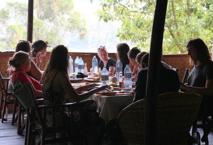 هتل Supreme Adventure Park Bunyonyi