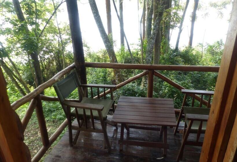 هتل Supreme Adventure Park Bunyonyi