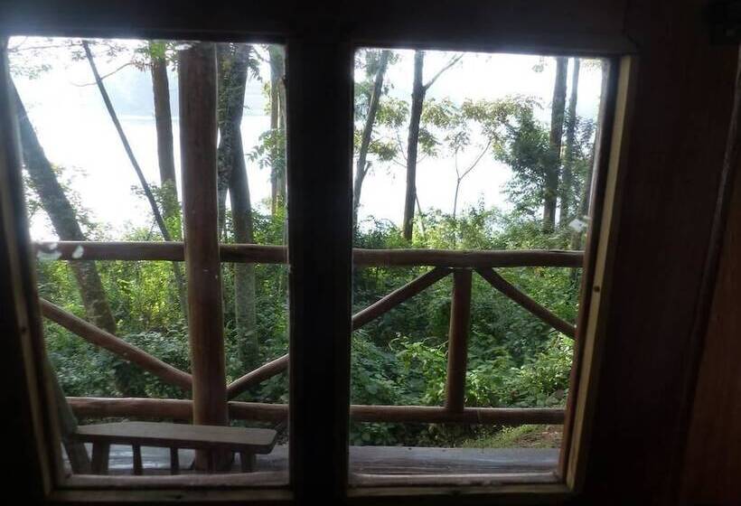 هتل Supreme Adventure Park Bunyonyi