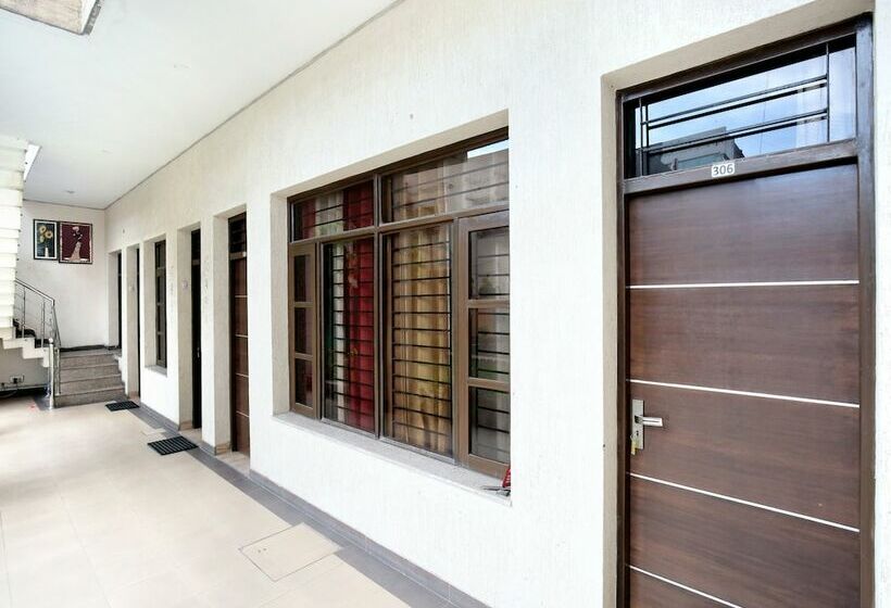 فندق The Green Park Resort