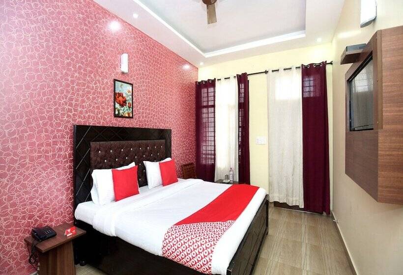 فندق The Green Park Resort