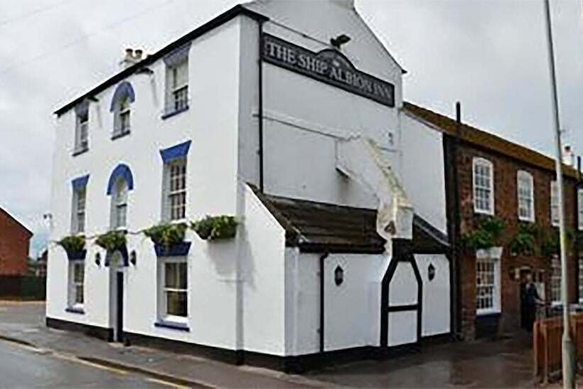 فندق The Ship Albion