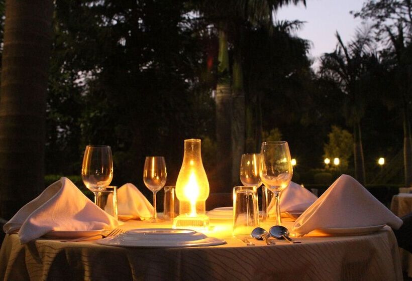 בית מלון כפרי The Tiger Groove Resort