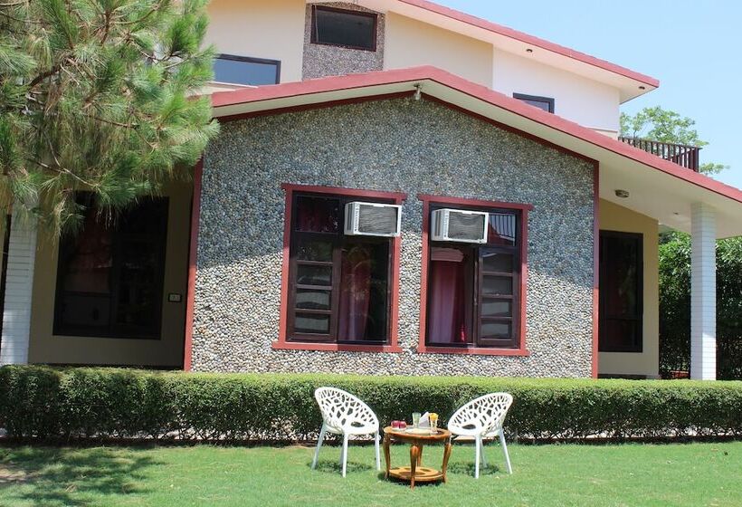 בית מלון כפרי The Tiger Groove Resort