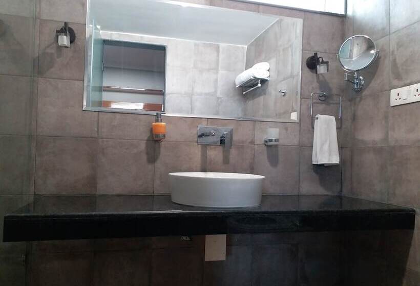 בית מלון כפרי The Tiger Groove Resort