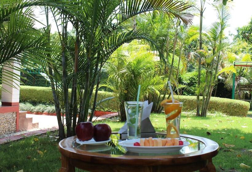 בית מלון כפרי The Tiger Groove Resort