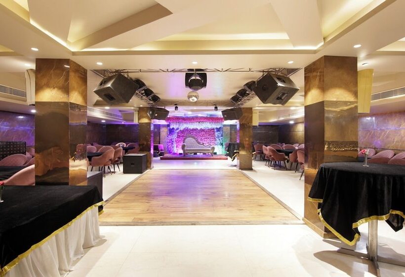 בית מלון כפרי Treebo Punjabi Nature Residency, Near Faridabad Railway Station