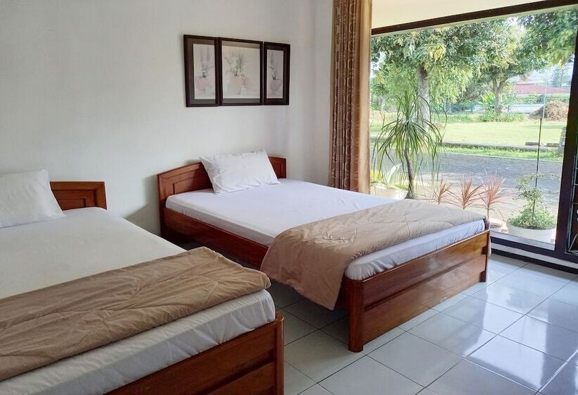 Отель Vanda Villa