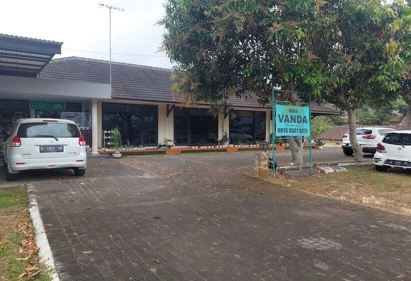 Отель Vanda Villa