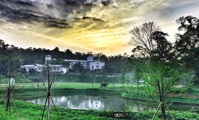 هتل West Lake Resortopia