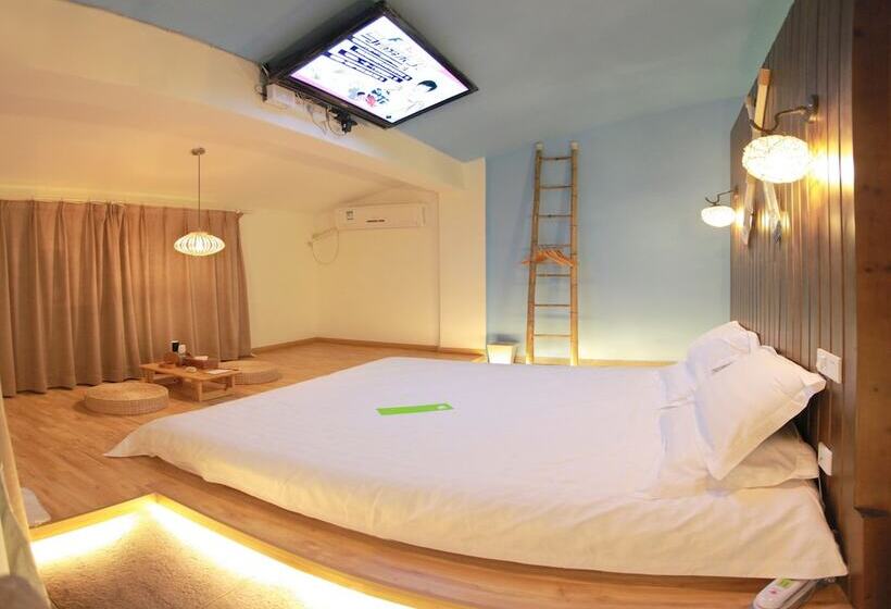 Отель Wuyishan Old Street Riverside