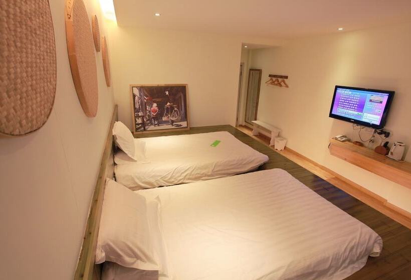 Отель Wuyishan Old Street Riverside