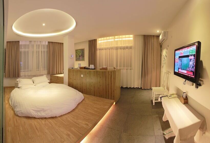 Отель Wuyishan Old Street Riverside