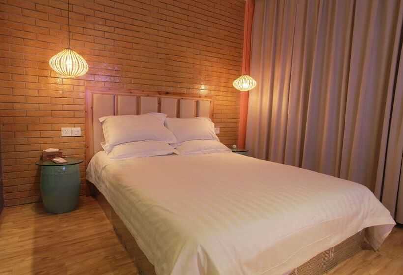 Отель Wuyishan Old Street Riverside