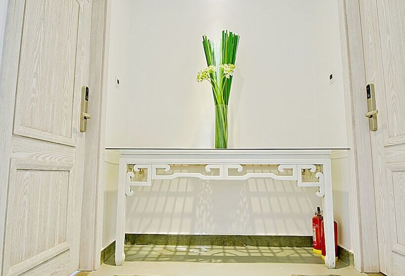 Отель Wuyishan Old Street Riverside