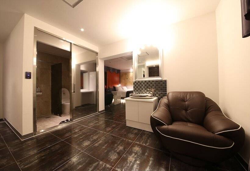 Отель Noble Muintel