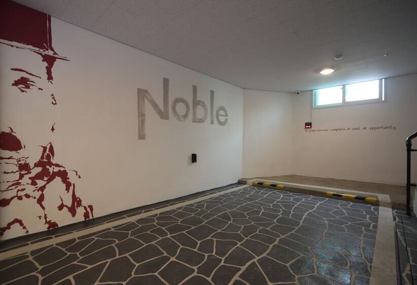 Отель Noble Muintel