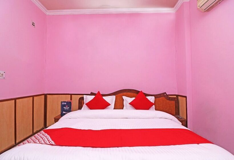 Oyo 26906 Hotel Tarang