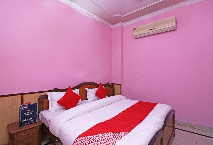 Oyo 26906 Hotel Tarang