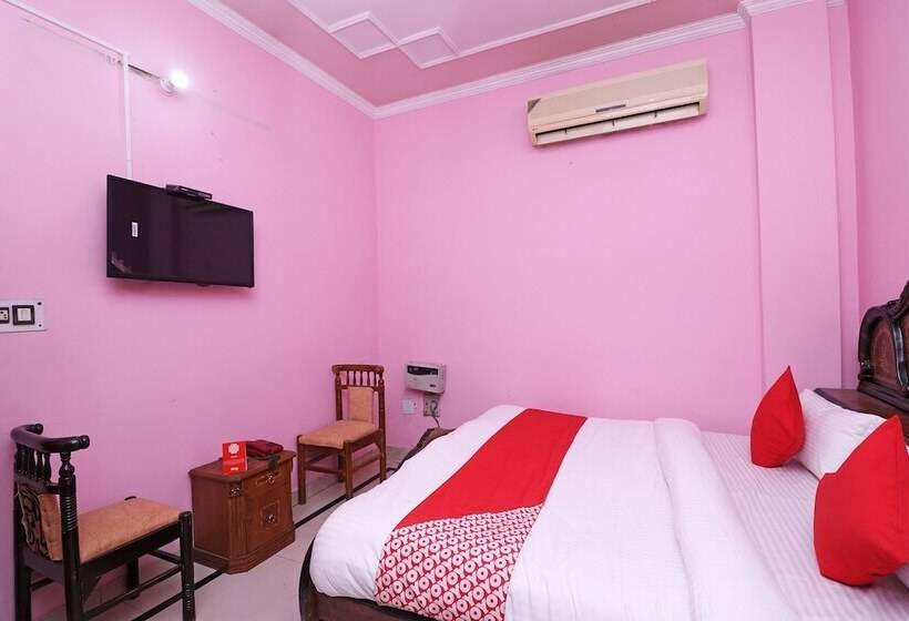 Oyo 26906 Hotel Tarang