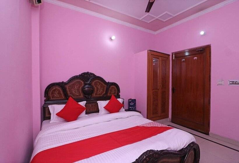 Oyo 26906 Hotel Tarang