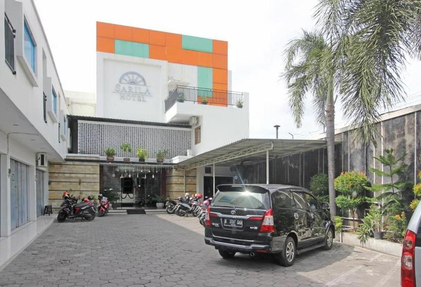 Отель Reddoorz Plus Near Keraton Solo