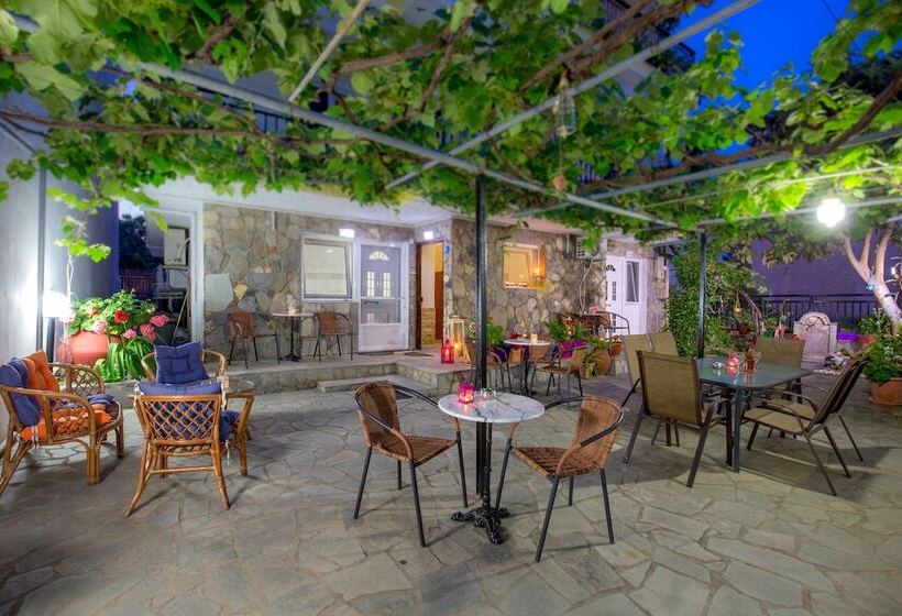 Famelia Studios Lampiris