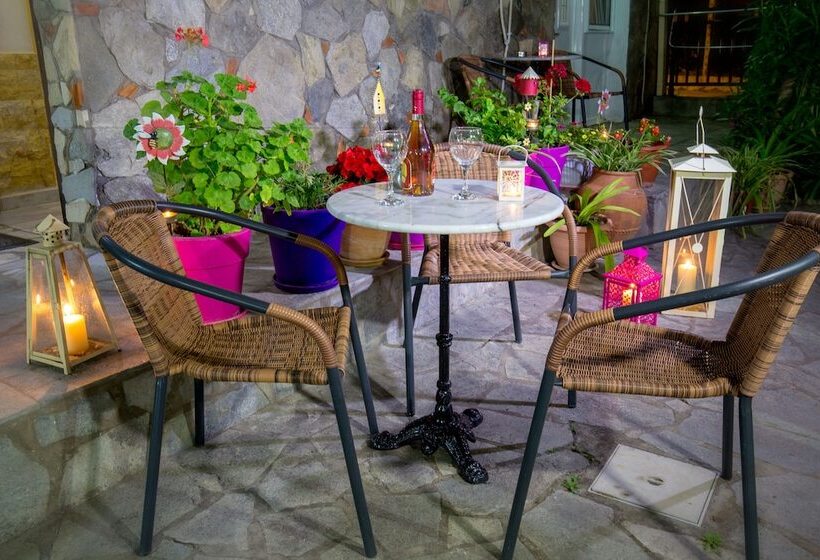 Famelia Studios Lampiris