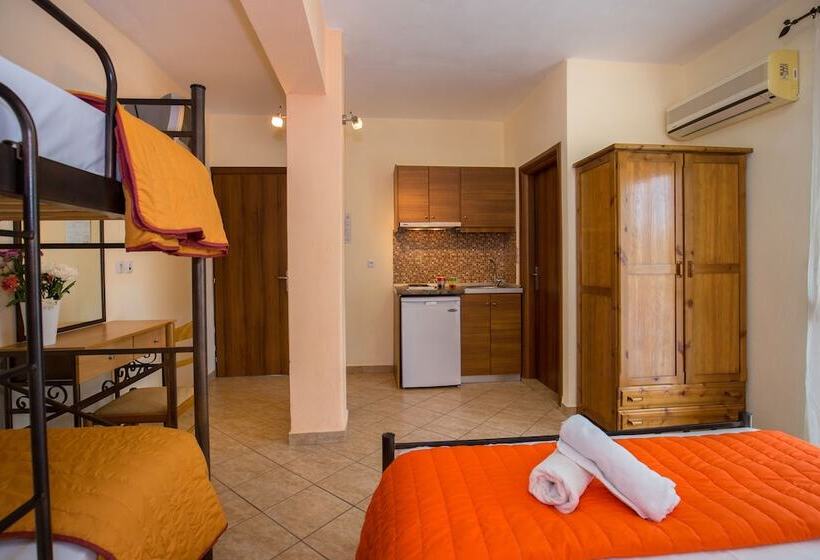 Famelia Studios Lampiris