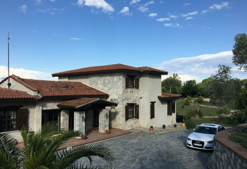 Urla Ciftlik Otel