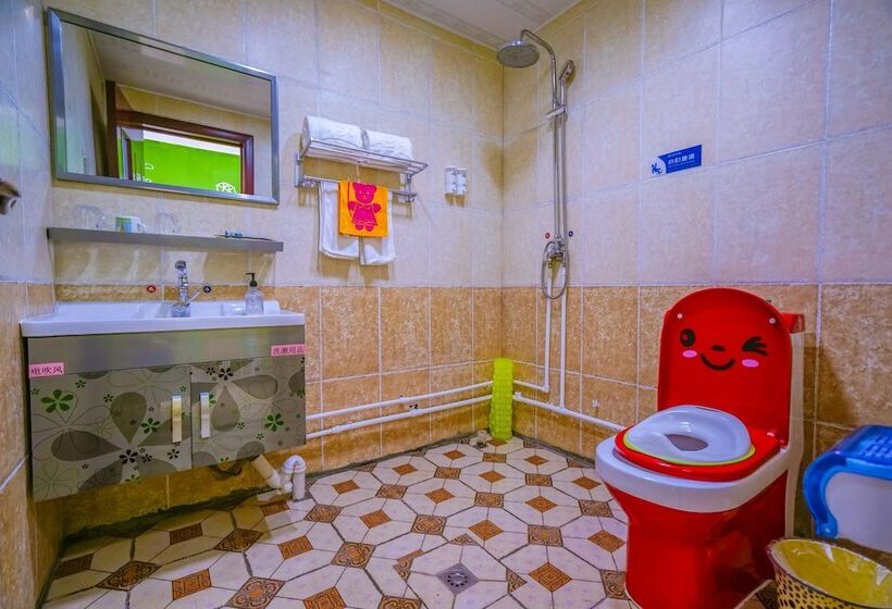 Yinyun Parent Child Theme Inn Shandianhu