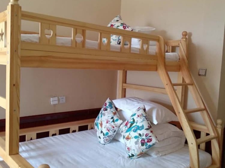 Yinyun Parent Child Theme Inn Shandianhu