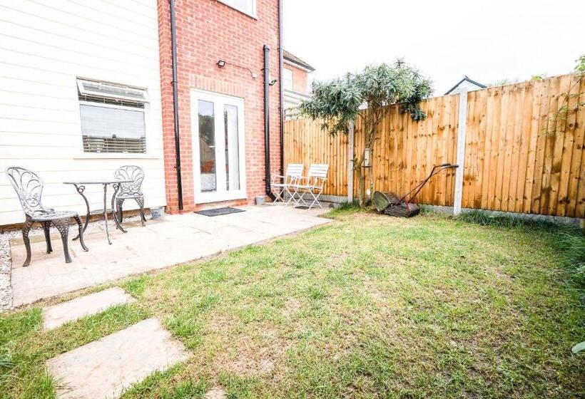 Aaa Stay Garden Apartment