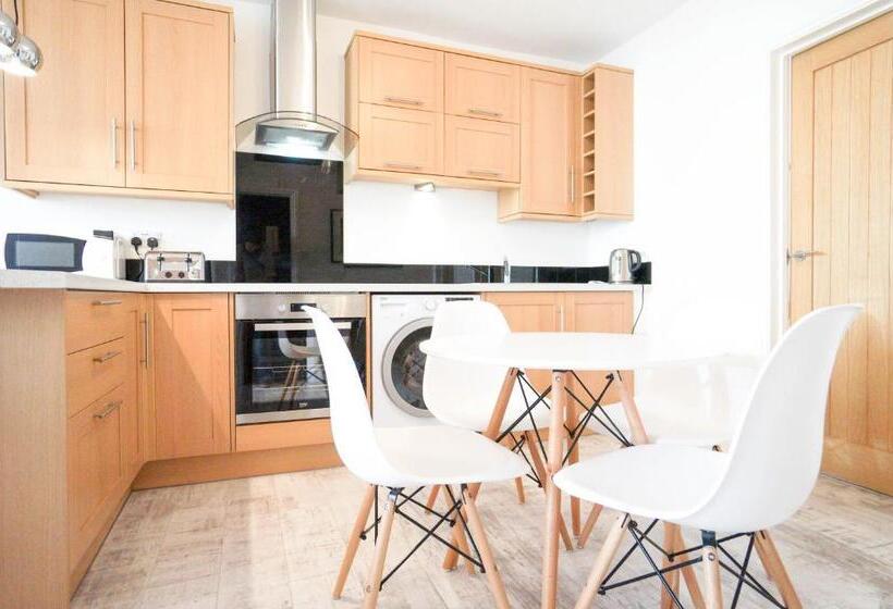 Aaa Stay Garden Apartment