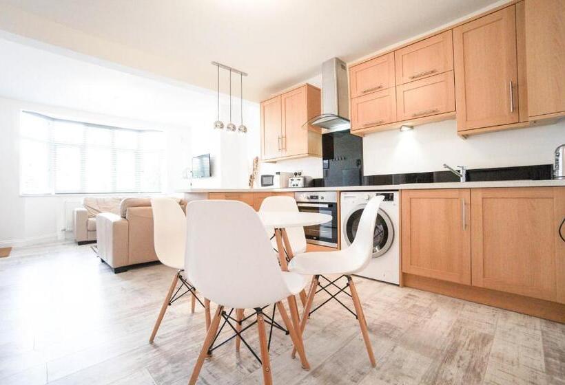 Aaa Stay Garden Apartment