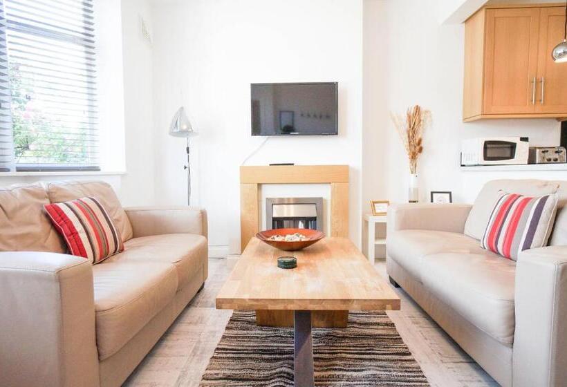 Aaa Stay Garden Apartment