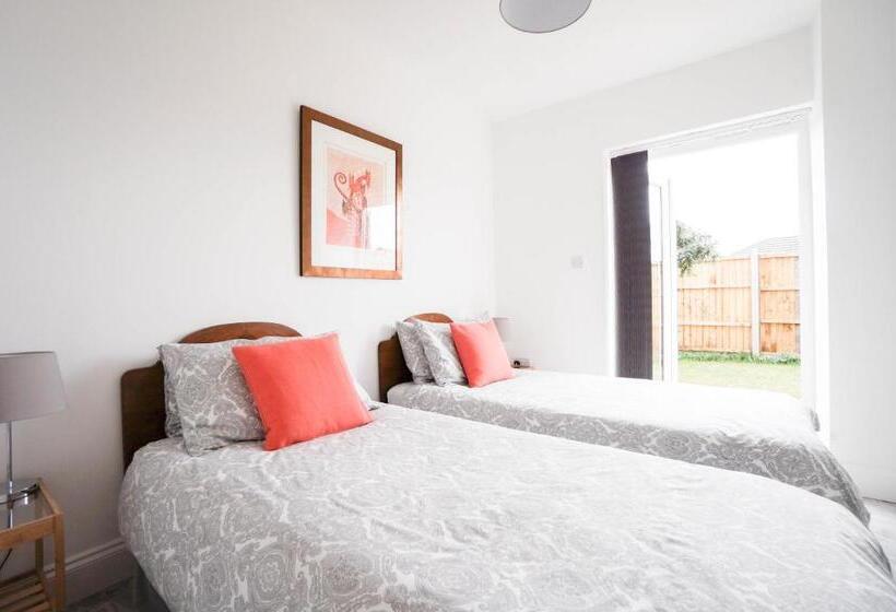 Aaa Stay Garden Apartment