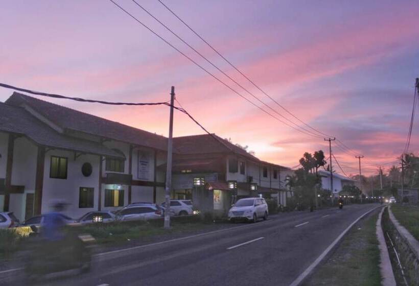 ベッドアンドブレックファースト 77 Sunset Plaza