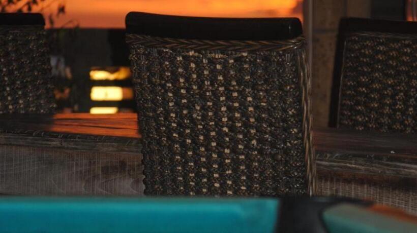 ベッドアンドブレックファースト 77 Sunset Plaza