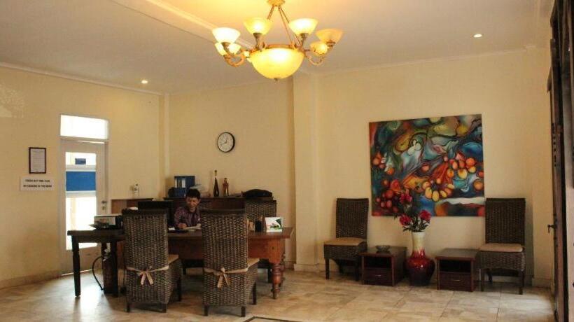 ベッドアンドブレックファースト 77 Sunset Plaza