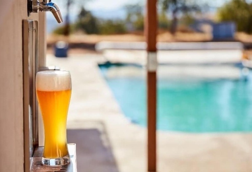 ベッドアンドブレックファースト Bed & Barrel At Stonehouse Cellars