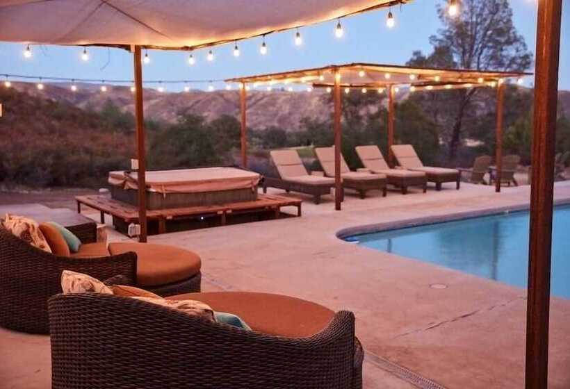 ベッドアンドブレックファースト Bed & Barrel At Stonehouse Cellars